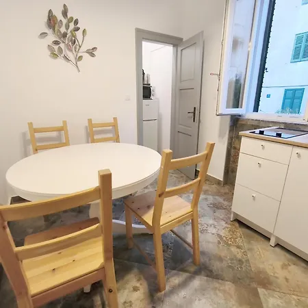 Apartman Bright And Colourful Luce -sandy *