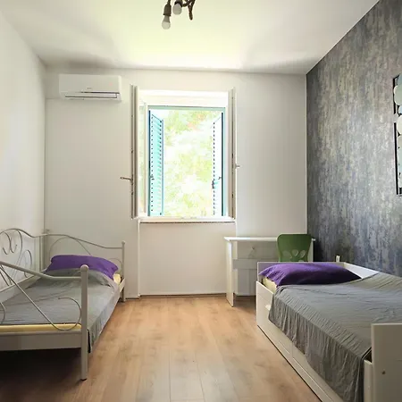 Bright And Colourful Luce -sandy Apartman *