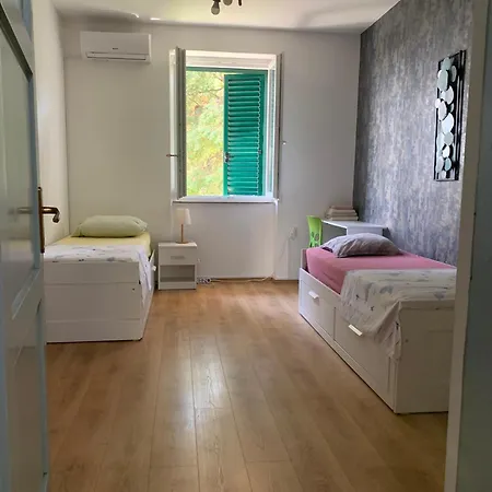 Bright And Colourful Luce -sandy Apartment *